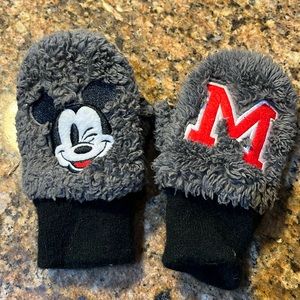 Adorable soft toddler Sherpa Mickey mittens